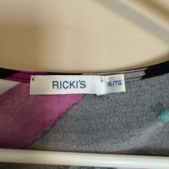 182 Ricki's Sleeveless Embellished Collar Blouse - Picture 2 of 4